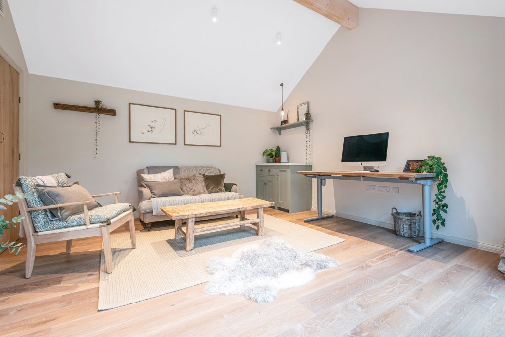 HOW TO DECORATE YOUR GARDEN ROOM