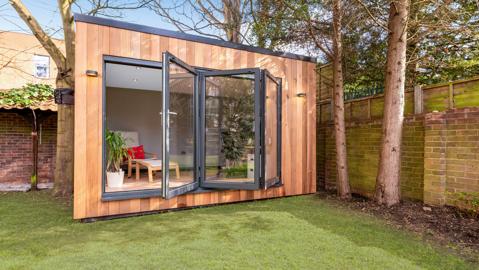 Small garden room in Essex
