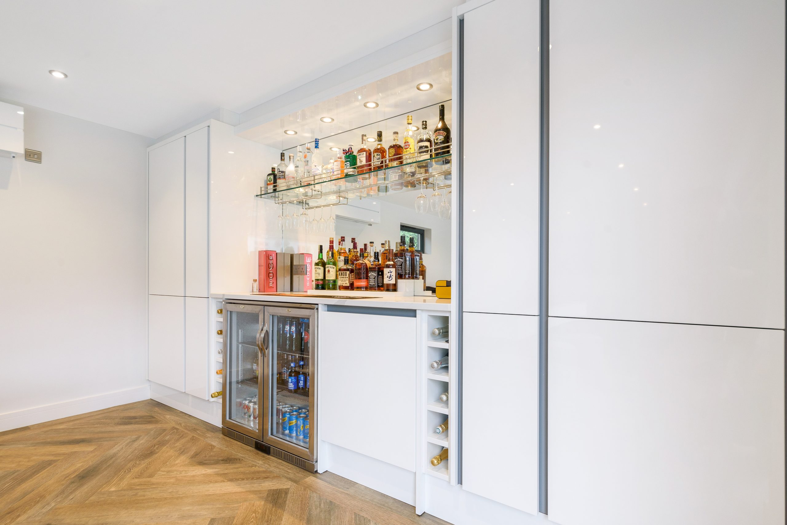 Garden room bar
