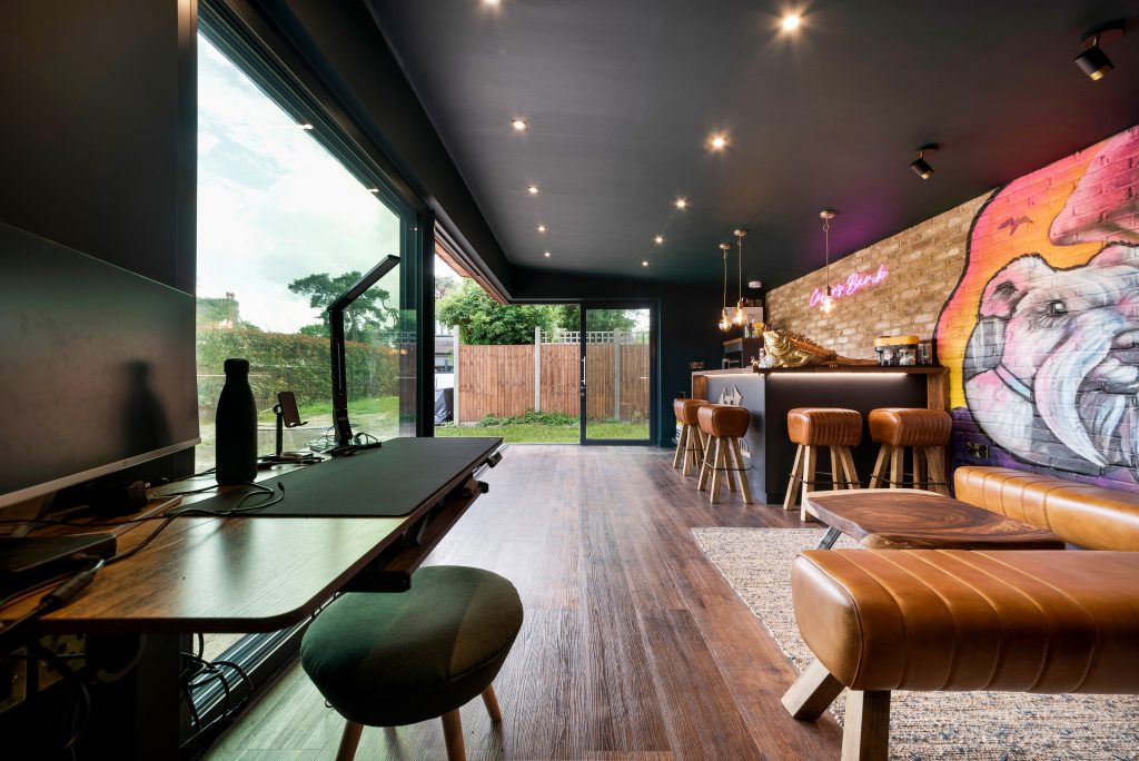 Hawksbeck’s Multifunctional Garden Rooms for Work and Play