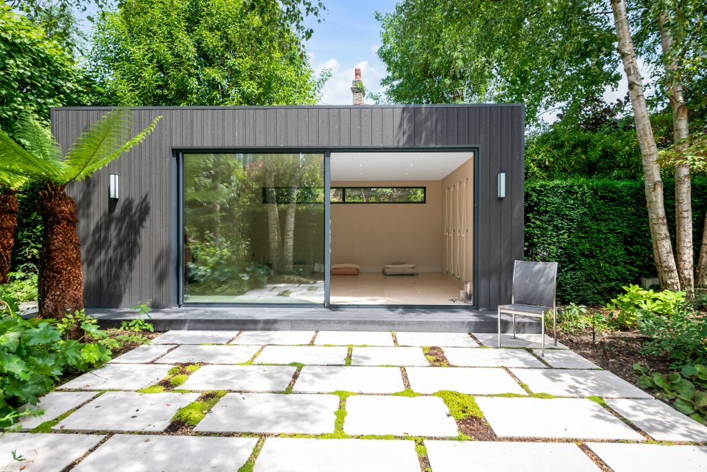 Contemporary Garden Room Design: Blending Style and Nature