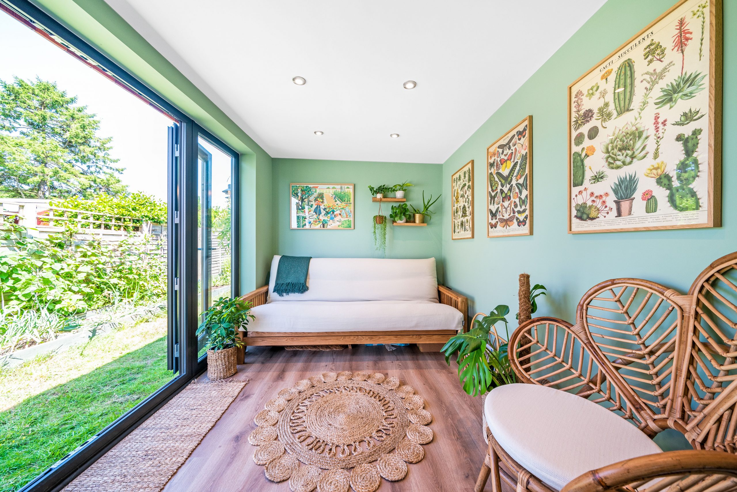 Compact garden room